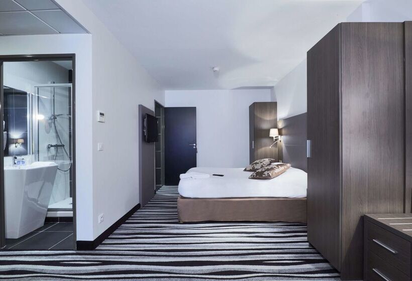 ホテル Kyriad Saint Quentin En Yvelines  Montigny