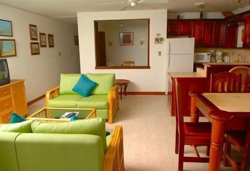 בית מלון כפרי The Palms Oceanfront Suites