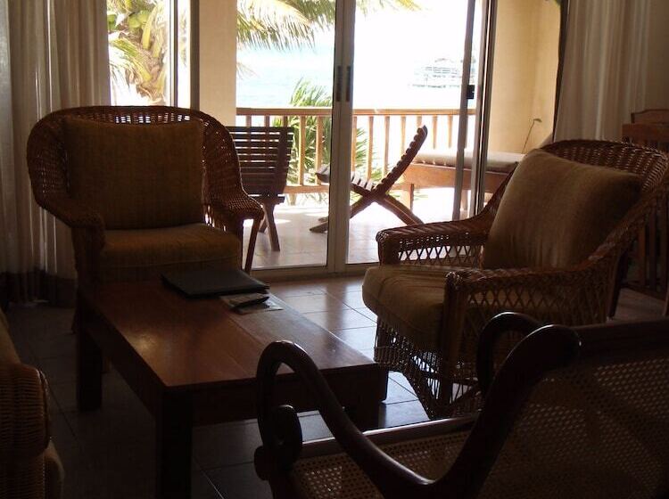 בית מלון כפרי The Palms Oceanfront Suites