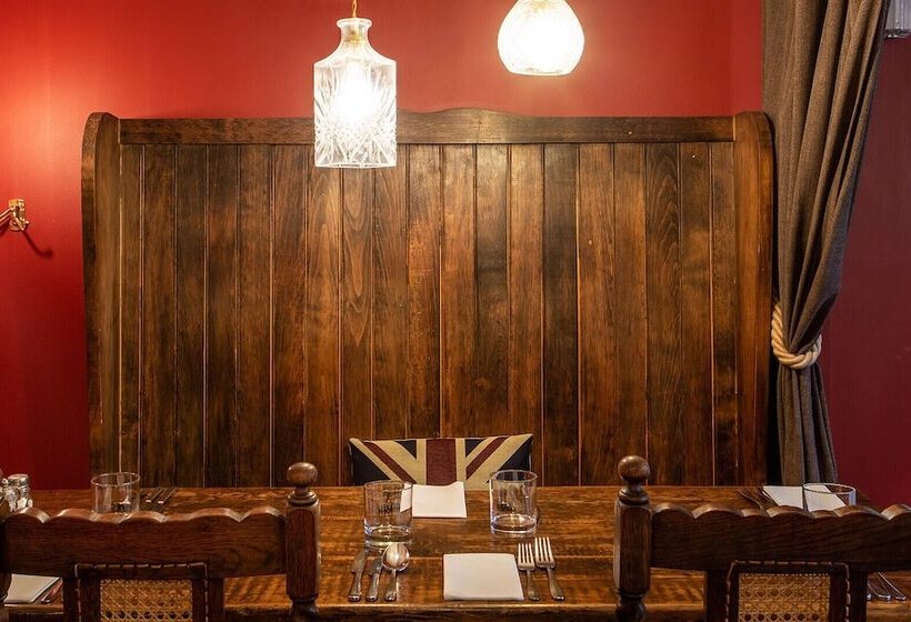 هتل The Royal Oak