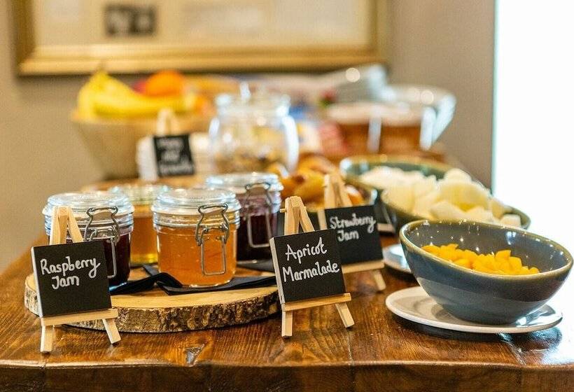 هتل The Royal Oak