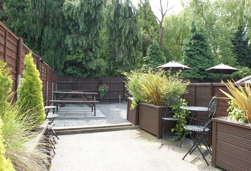 هتل The Royal Oak