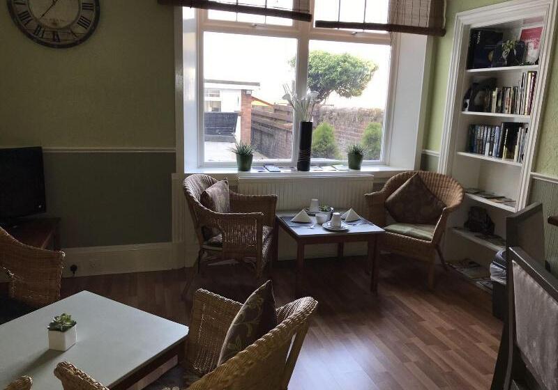 بنسيون Beechwood Ensuite Guest House