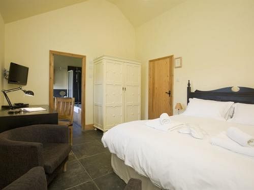 Waters End Farm B&b