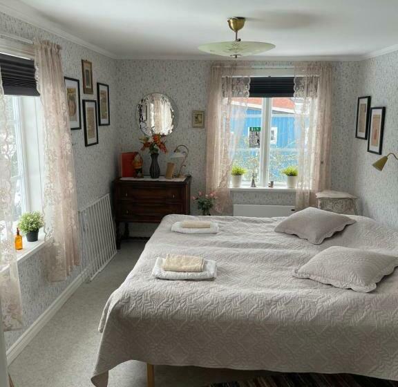 مبيت وإفطار Carina & Peters Place