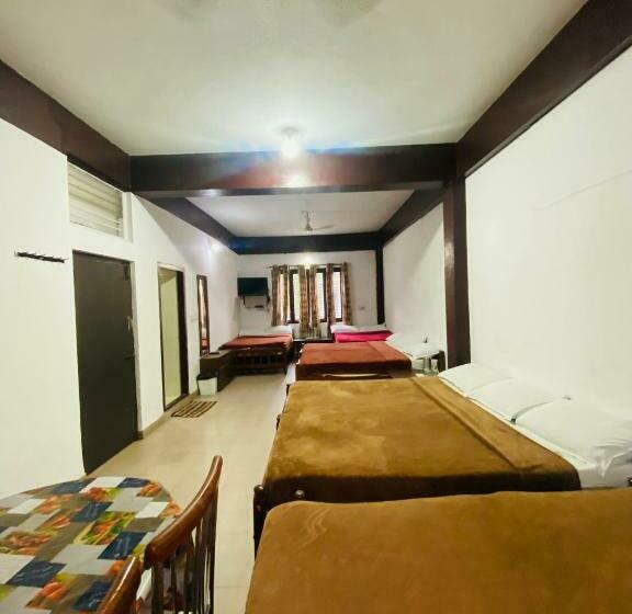 Отель Caveri Inn