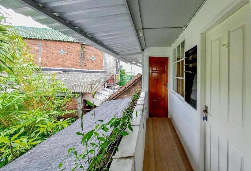 فندق Labinda Homestay Caruban Mitra Reddoorz