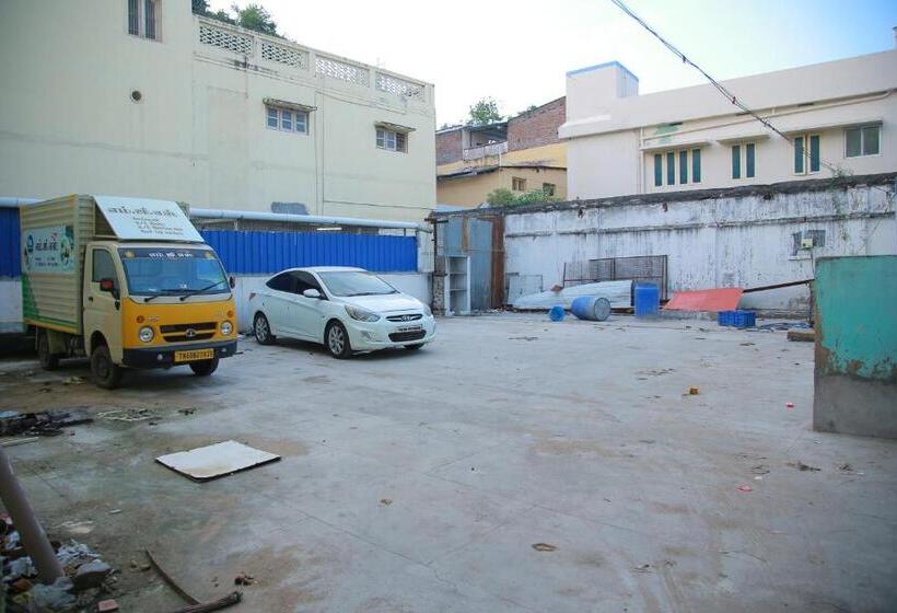 בית מלון כפרי Mgs Residency Bodi