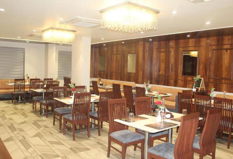 בית מלון כפרי Rudra Royals