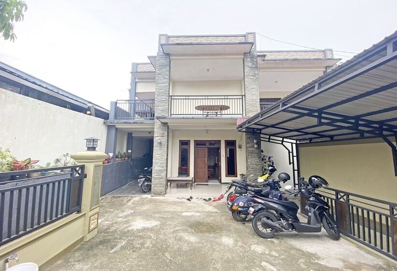 هتل Spot On 92042 Sumber Rejo Homestay