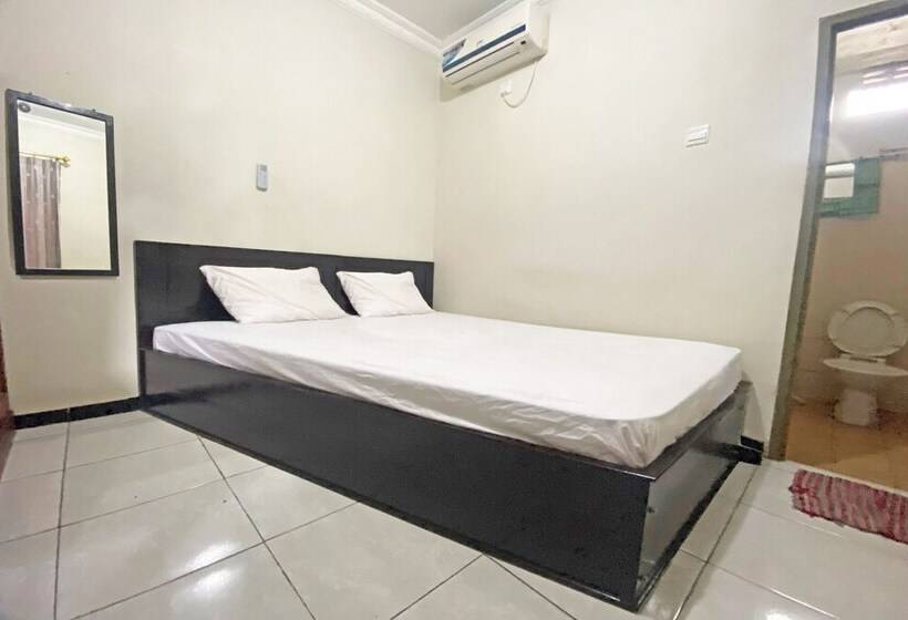 هتل Spot On 92042 Sumber Rejo Homestay