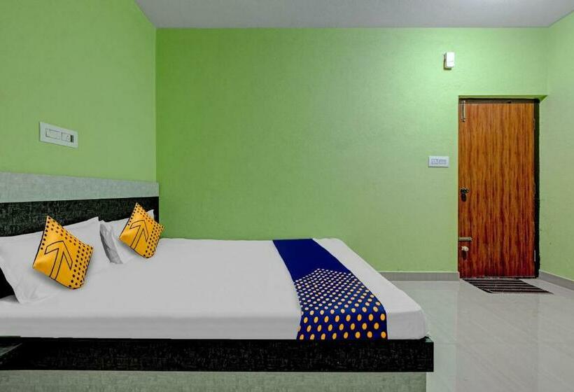 ホテル Spot On B R Comforts Krs Back Water