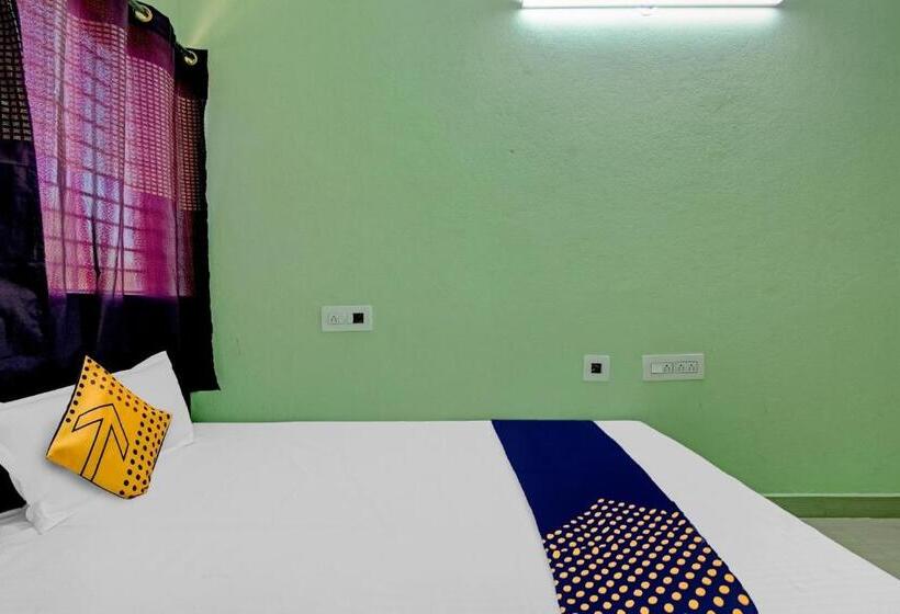 ホテル Spot On B R Comforts Krs Back Water