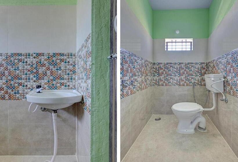 ホテル Spot On B R Comforts Krs Back Water