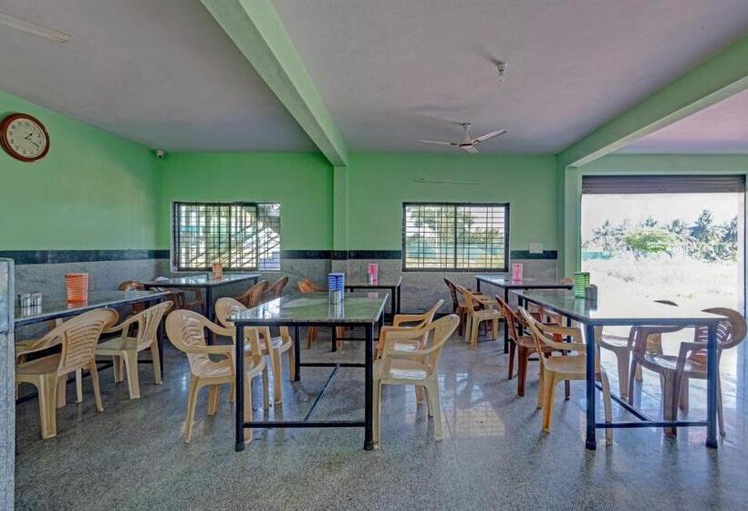 ホテル Spot On B R Comforts Krs Back Water