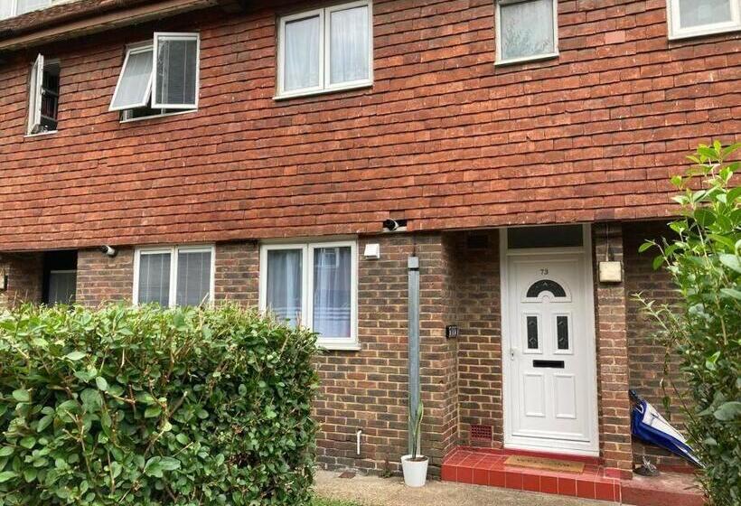 پانسیون Eltar Hostle