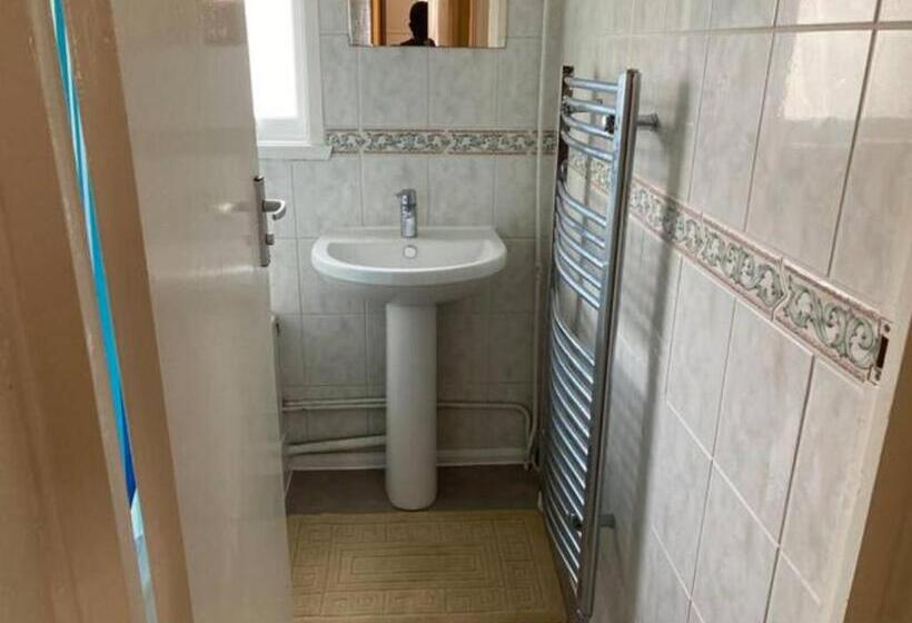 پانسیون Eltar Hostle