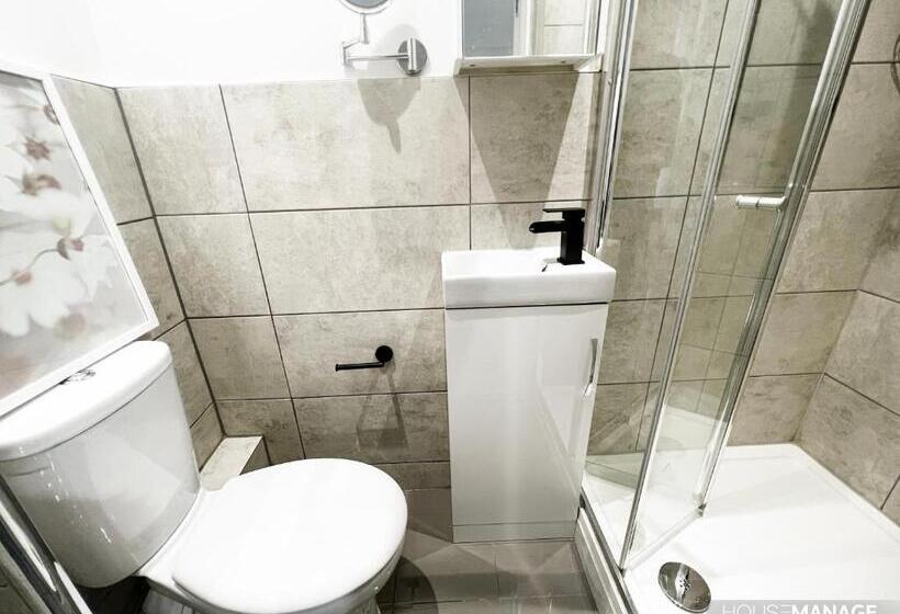 پانسیون Erin Court Mansion Rm 11