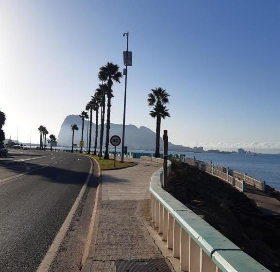 پانسیون Gibraltar Views Guest House