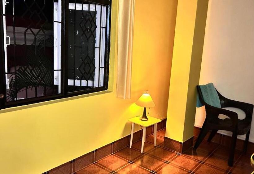 بنسيون Muffys Guest House