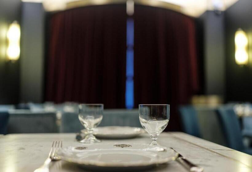 تختخواب و صبحانه Club64