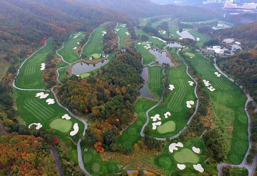 בית מלון כפרי Phoenix Resort Pyeongchang