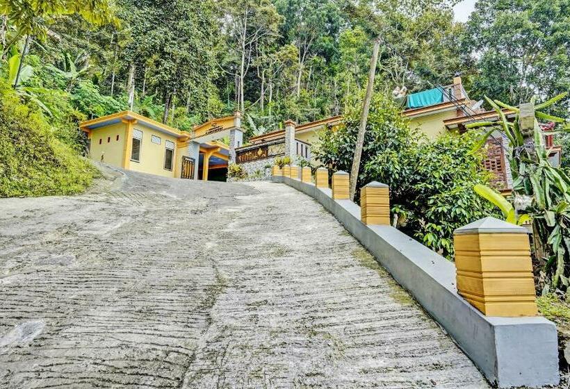 호텔 Oyo 92049 D Jamus Resort Telaga Ngebel