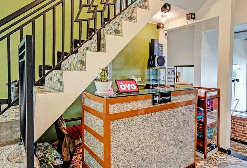 호텔 Oyo 92049 D Jamus Resort Telaga Ngebel