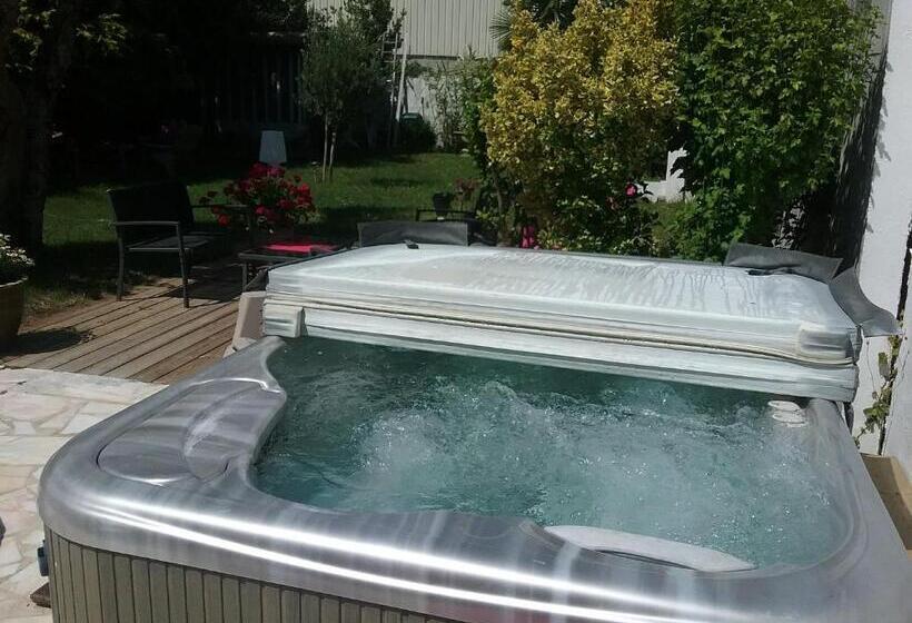 بنسيون Chambre De La Roseraie