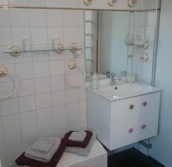 بنسيون Chambre De La Roseraie