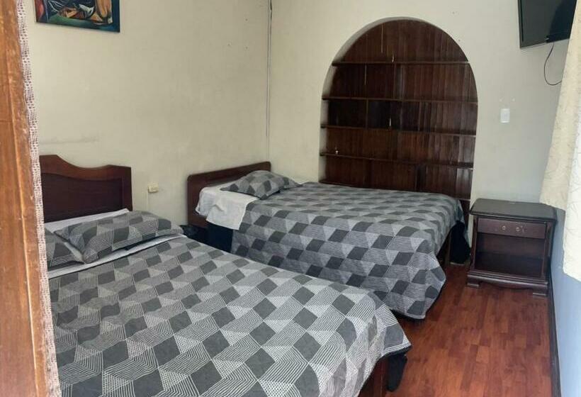 هاستل Alojamientos Hostal Rest House