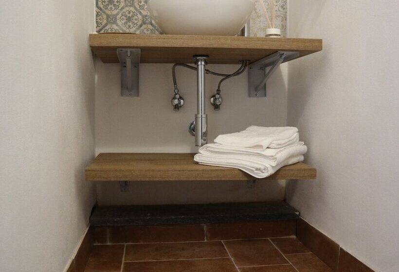 تختخواب و صبحانه La Bolgora Guesthouse