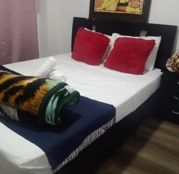 هتل Aaron Filandia