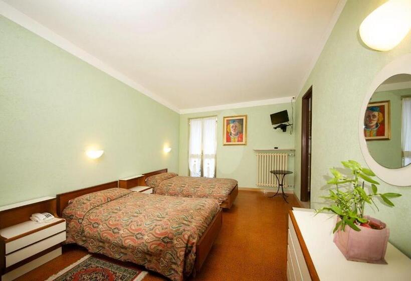 ホテル Albergo Ponte Di Nava