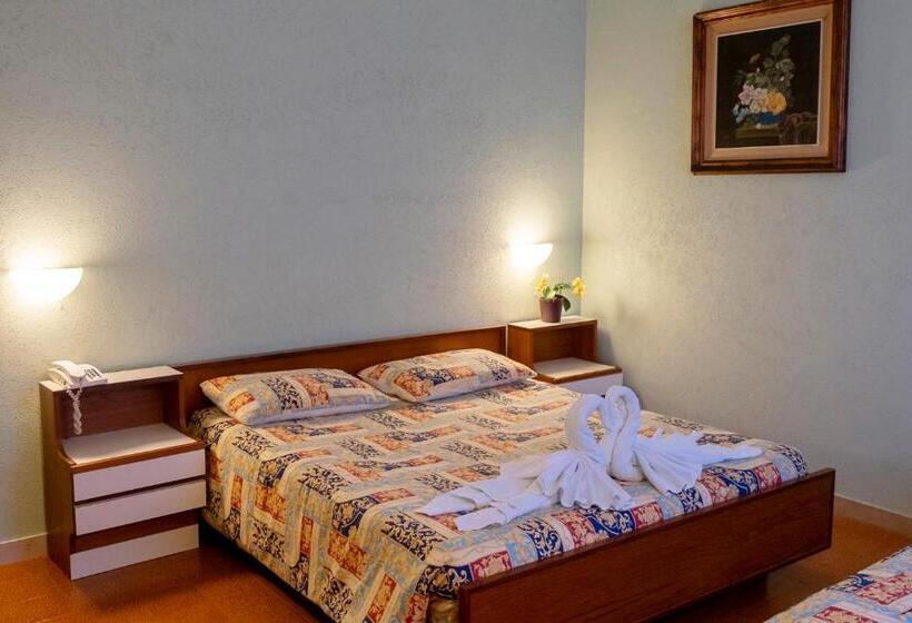 ホテル Albergo Ponte Di Nava