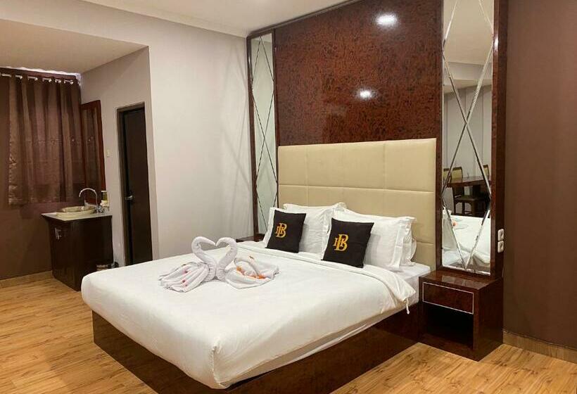 هتل Binong Near Siloam Lippo Karawaci, Tangerang