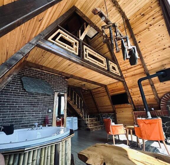 בית מלון כפרי Della Suit Bungalov