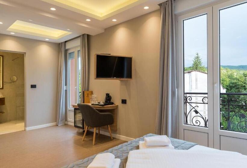 هتل Emilia Lux Rooms