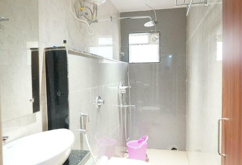 Отель Mannat International