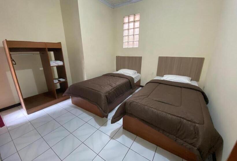 Szálloda Puspa Sari