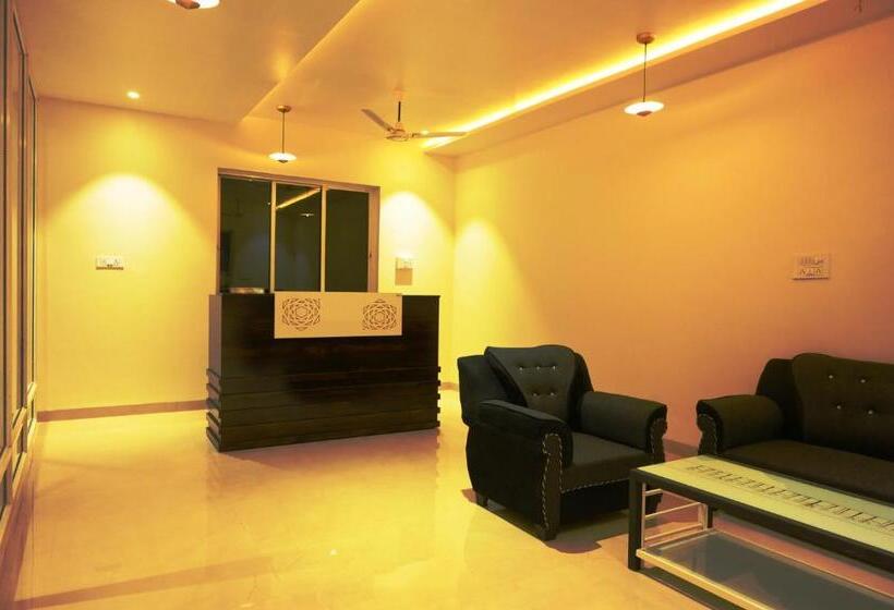 Отель The Infinity Pench Resort