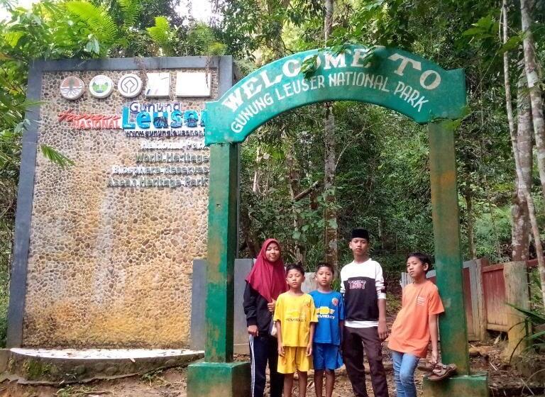 پانسیون Bukit Lawang Adventum