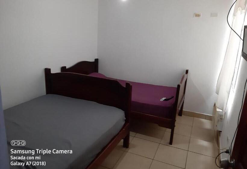 پانسیون Hostal Samary