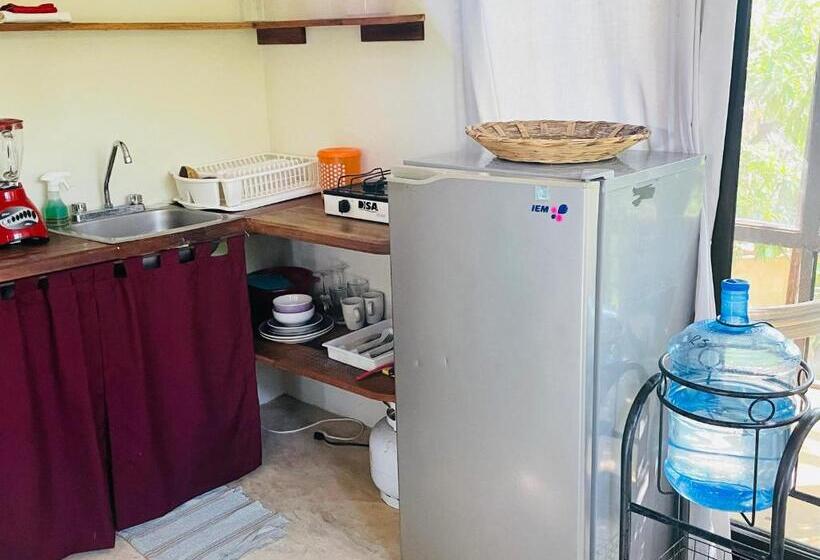 بنسيون Room In House   Double Bed, Queen Size, Small Kitchen, Terrace, Wi Fi  Air Condition Quiet