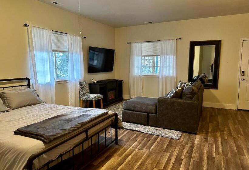بنسيون Sonia S Guest Suite In Montesano Gateway To Olympic National Park