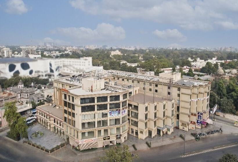Sunday Hotel Vadodara