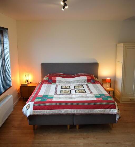 B&b Houten Huis