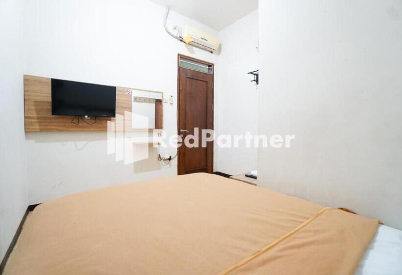 هتل Bright Residence Near Itc Mangga Dua Mitra Reddoorz