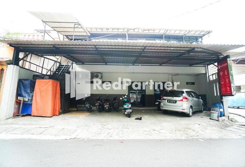 هتل Bright Residence Near Itc Mangga Dua Mitra Reddoorz