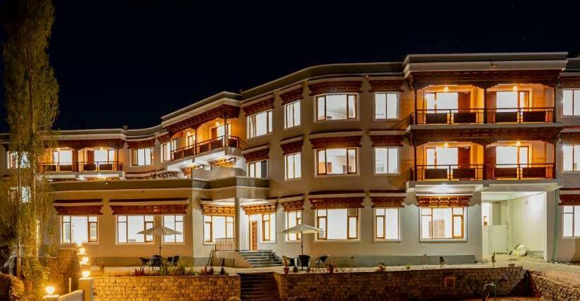 Отель Karma Residency